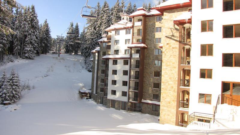Complex Kamelia Aparthotel Παμπόροβο Εξωτερικό φωτογραφία